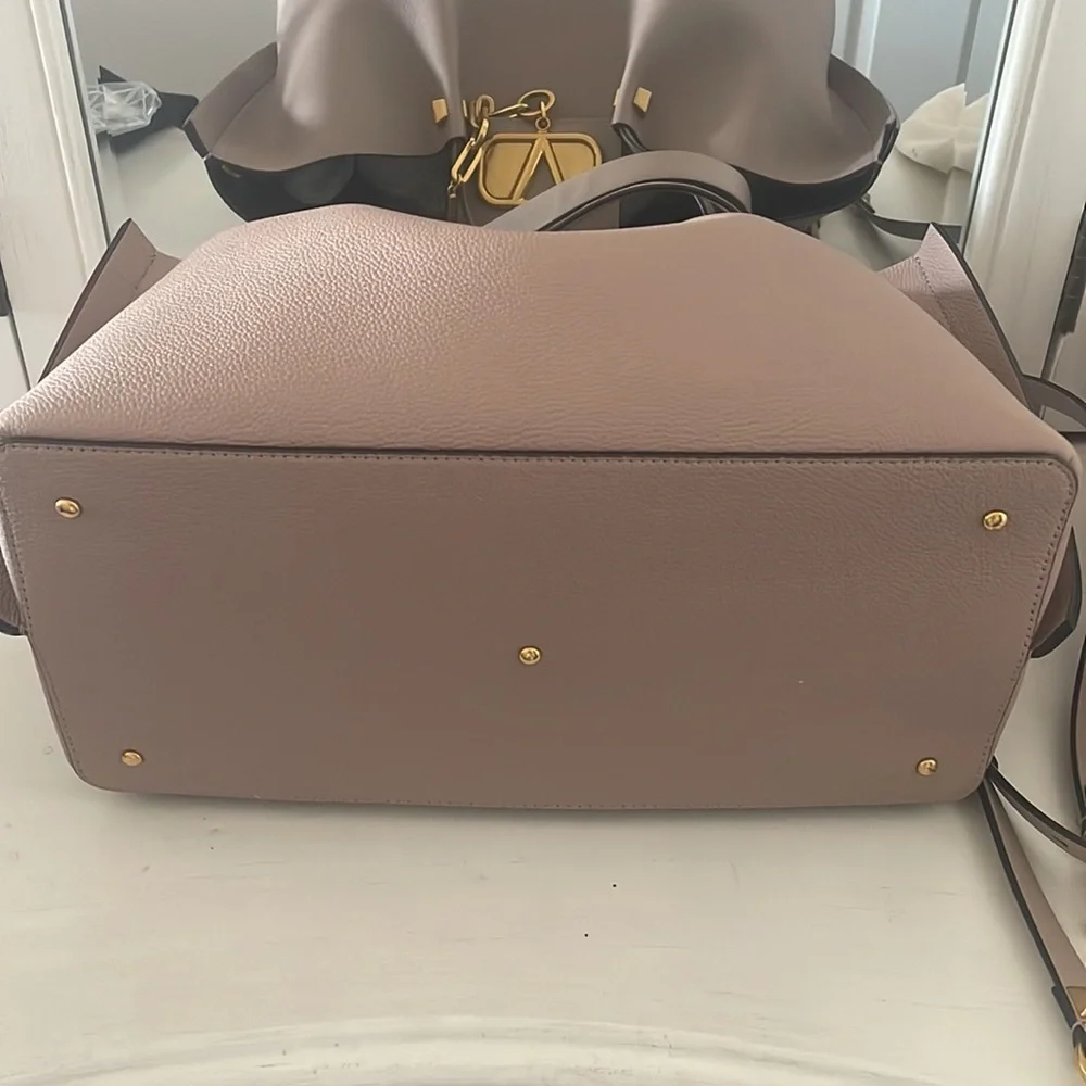 Valentino Garavani Pink Pebbled Leather VLogo Escape Medium Tote Bag New - Picture 4 of 10